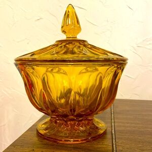 Anchor Hocking Fairfield Amber Honey/Yellow Glass Covered Candy Dish 6”